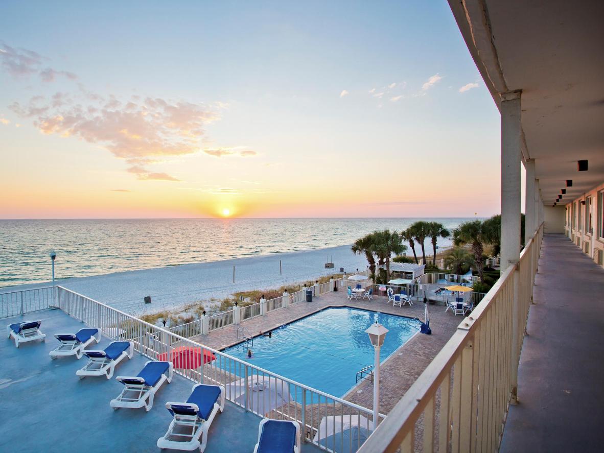 Unbeatable sunset views over the Gulf of Mexico from the Beachside Resort's sun terrace