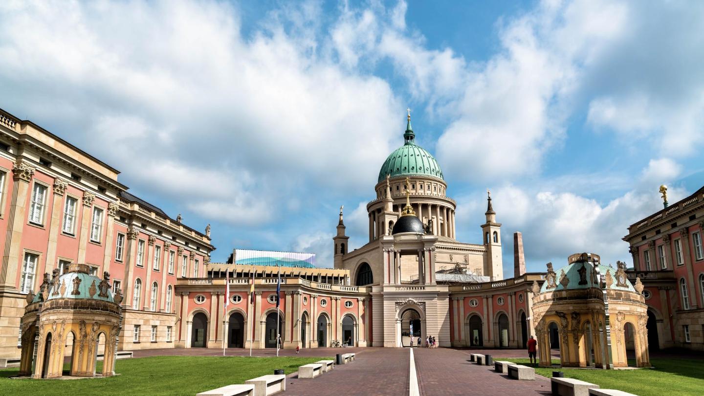 Das Neue Palais im Park Sanssouci in Potsdam