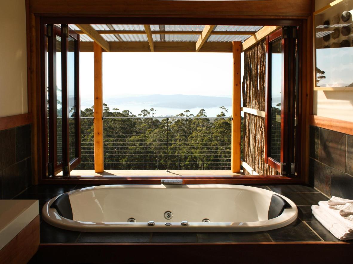 A secluded mountain lodge, Woodbridge, Tasmania