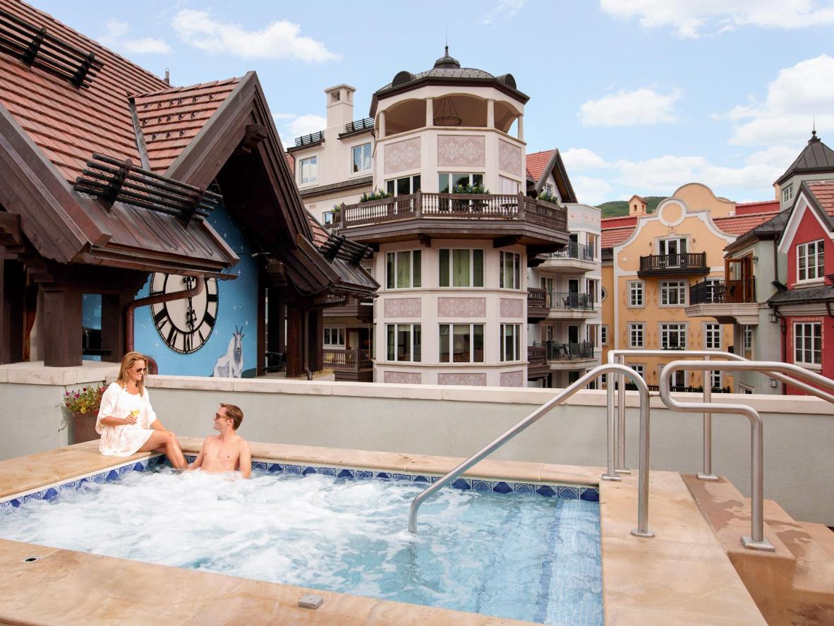 Курортный отель Arrabelle at Vail Square, a RockResort, Вейл, Колорадо