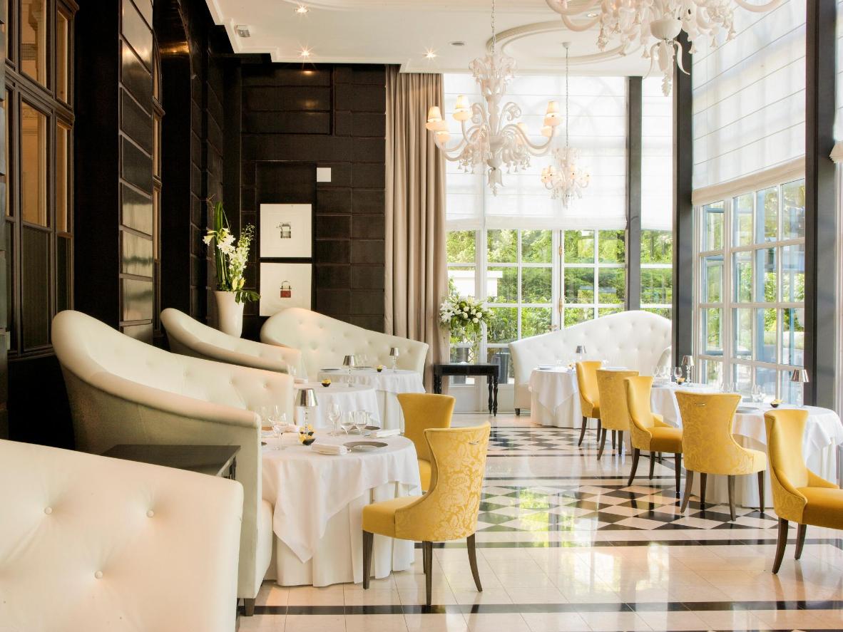 Dùng bữa như ông hoàng tại Trianon Palace Versailles, A Waldorf Astoria Hotel
