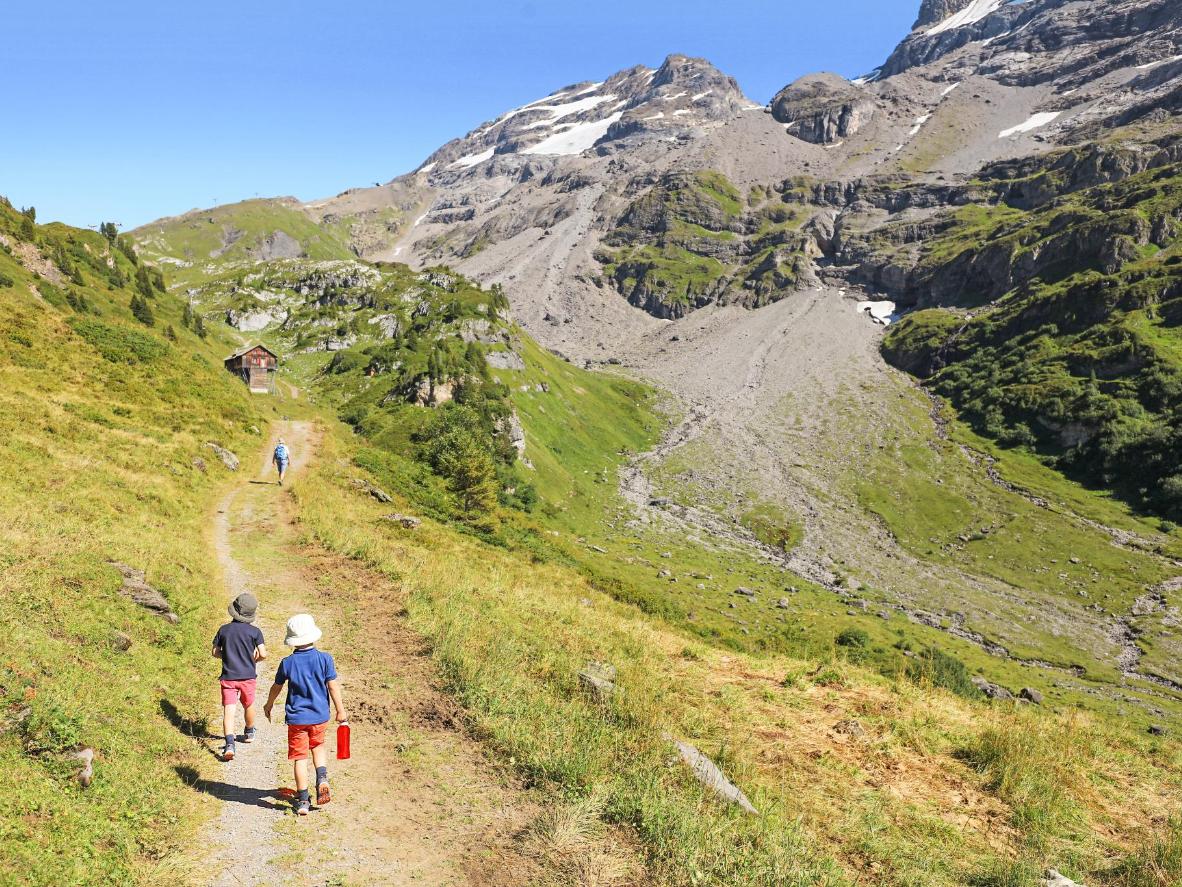 Tuyến đường Engelberg Trübsee Lake Walk có bản đồ tương tác dành cho trẻ em