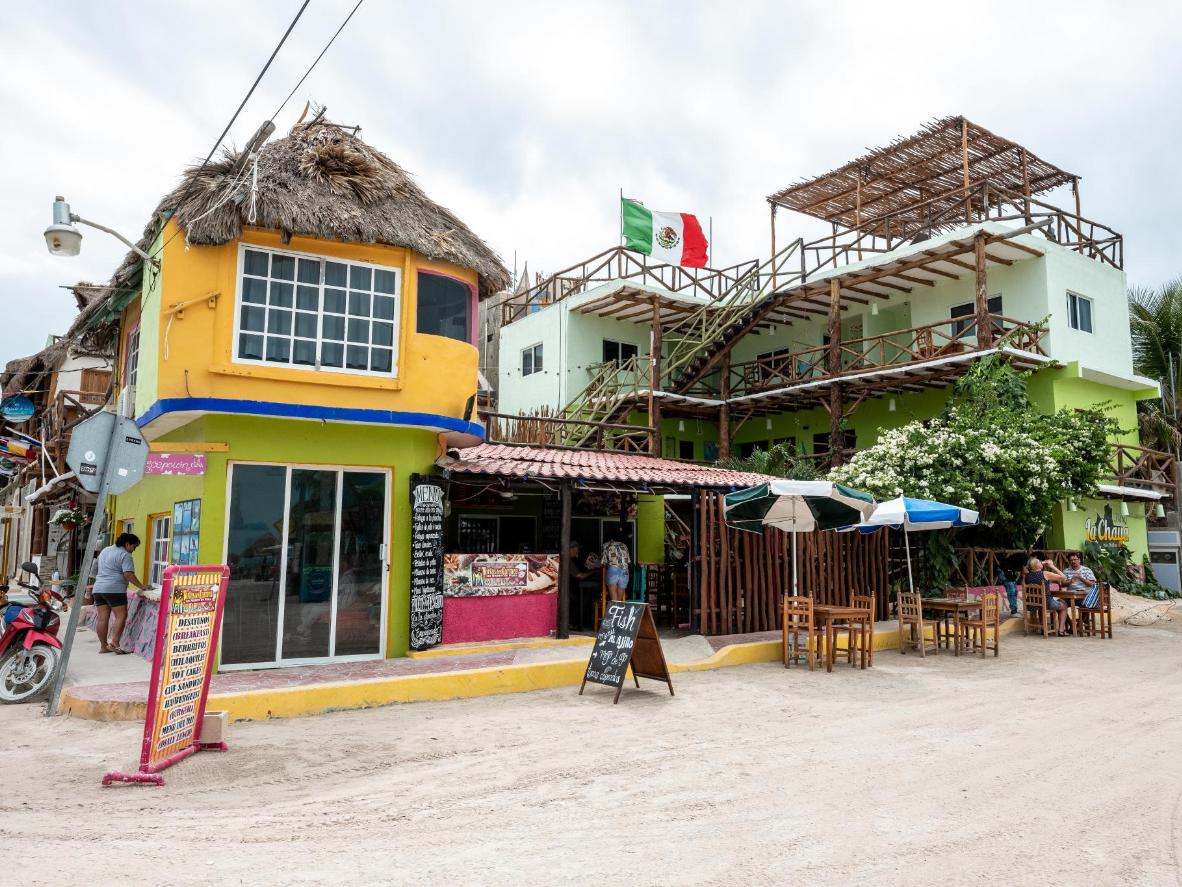 Each beach bar has its own ambience and there’s something for everyone in that respect