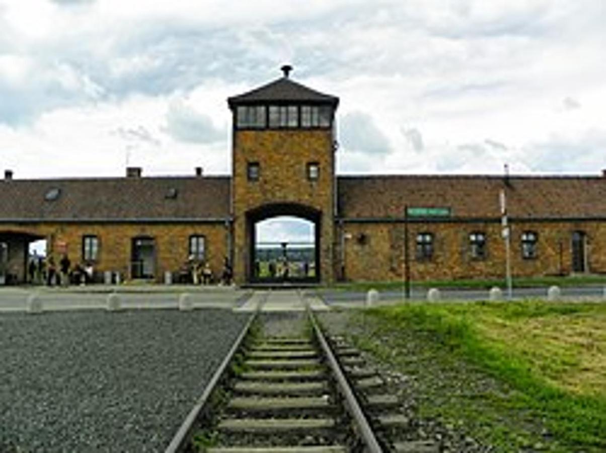 Auschwitz Museum / concentration camp a visit on your own Booking